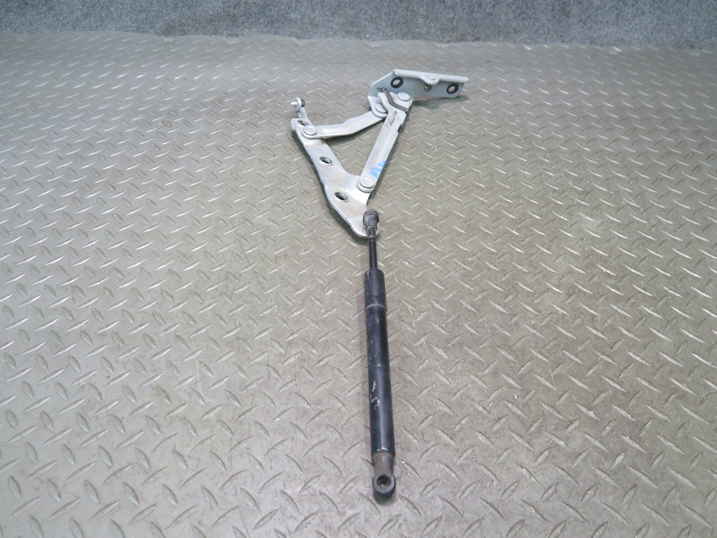 09-20 Nissan Z34 370Z Convertible Set of 2 Rear Trunk Hinge w Shock Support OEM
