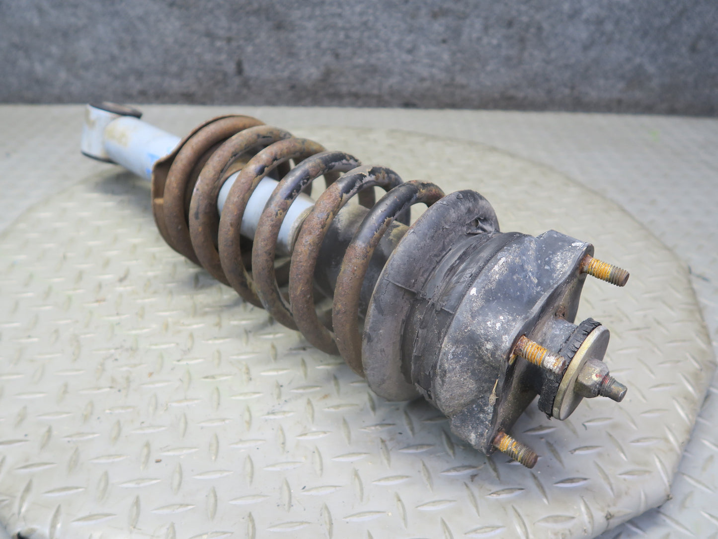 1983-1986 Porsche 928 S Front Right Left Side Shock Strut Absorber W/ Spring Set