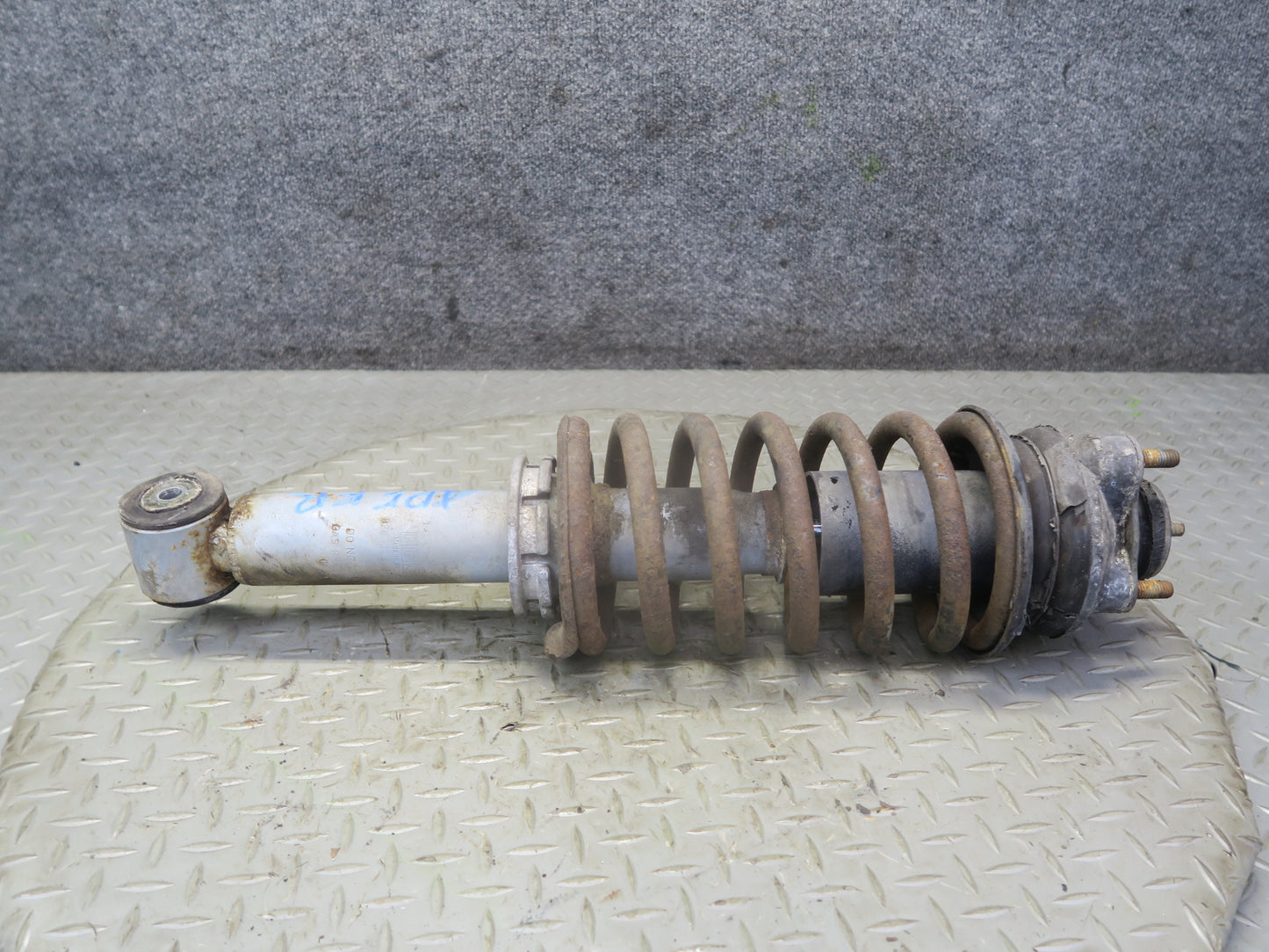1983-1986 Porsche 928 S Front Right Left Side Shock Strut Absorber W/ Spring Set