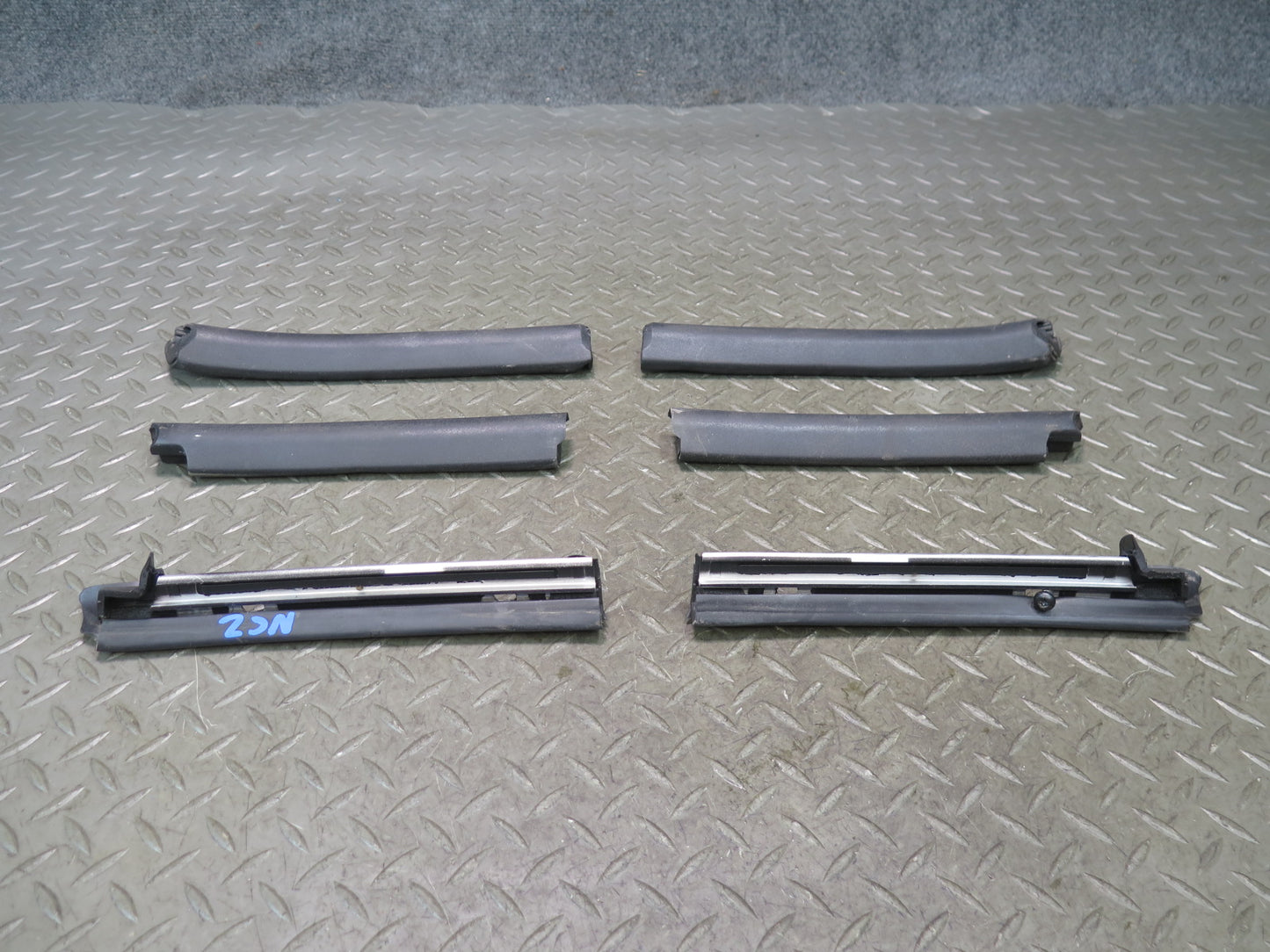 10-19 Nissan Z34 370Z Convertible TOP Roof Weatherstrip Rubber Seal Set OEM