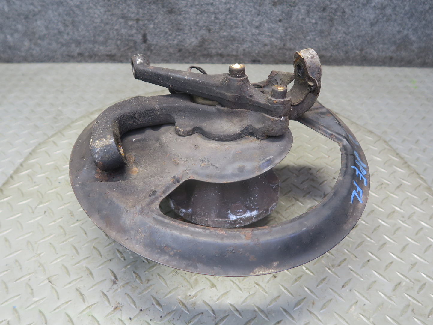 1984-1986 Porsche 928 S Front Left Side Spindle Knuckle Wheel Hub Bearing