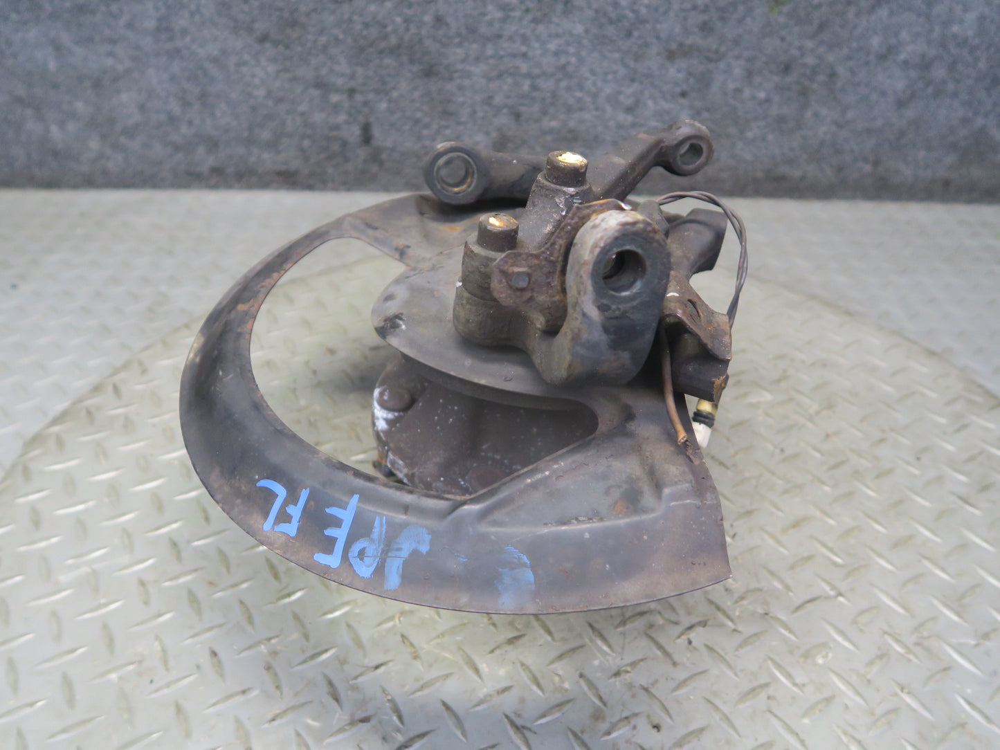 1984-1986 Porsche 928 S Front Left Side Spindle Knuckle Wheel Hub Bearing