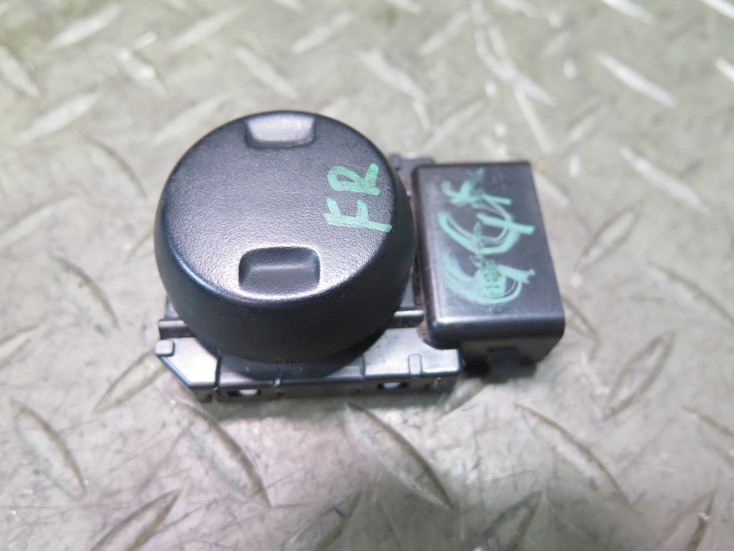 2010-2014 Lexus URJ150L GX460 Front Right Seat Adjust Control Lumbar Switch Set