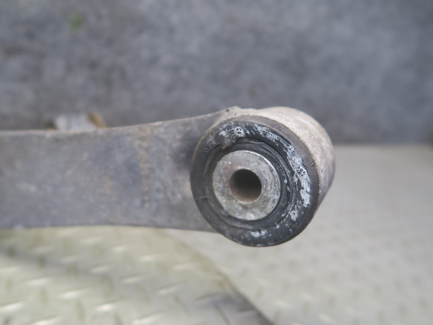 1984-1995 Porsche 928 S Rear Right Upper & Lower Control Arm Set of 2