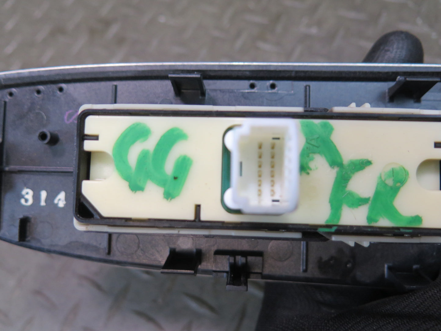 2010-2013 Lexus URJ150L GX460 Front Right Door Power Window Switch w Trim