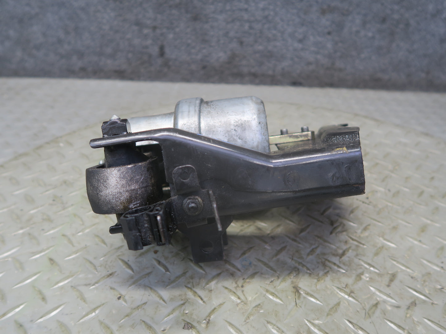 01-03 VW Eurovan T4 2.8L A/T Automatic Transmission Mount Bracket Set OEM