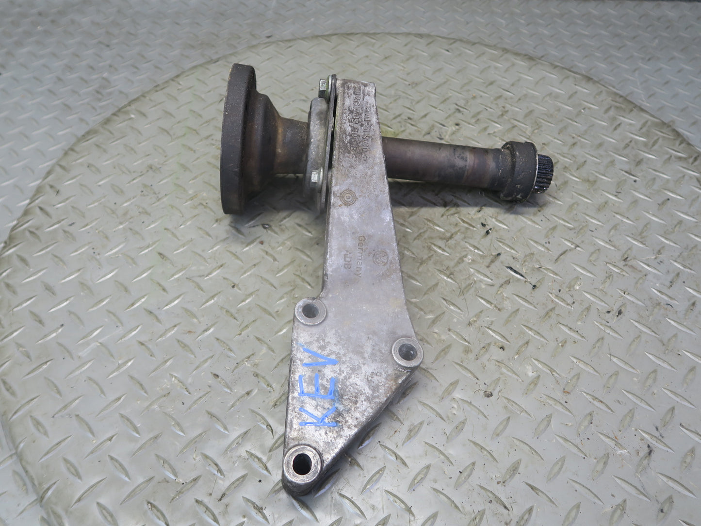 01-03 VW Eurovan T4 2.8L Transmission Right Mount Support w Shaft 02G409905B OEM