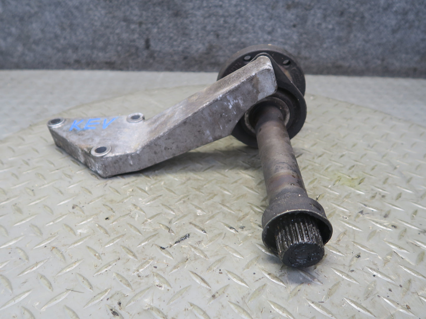 01-03 VW Eurovan T4 2.8L Transmission Right Mount Support w Shaft 02G409905B OEM