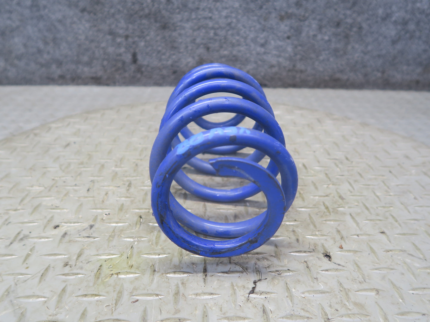 99-03 VW Eurovan T4 Set of 2 Rear Left & Right Coil Spring Aftermarket