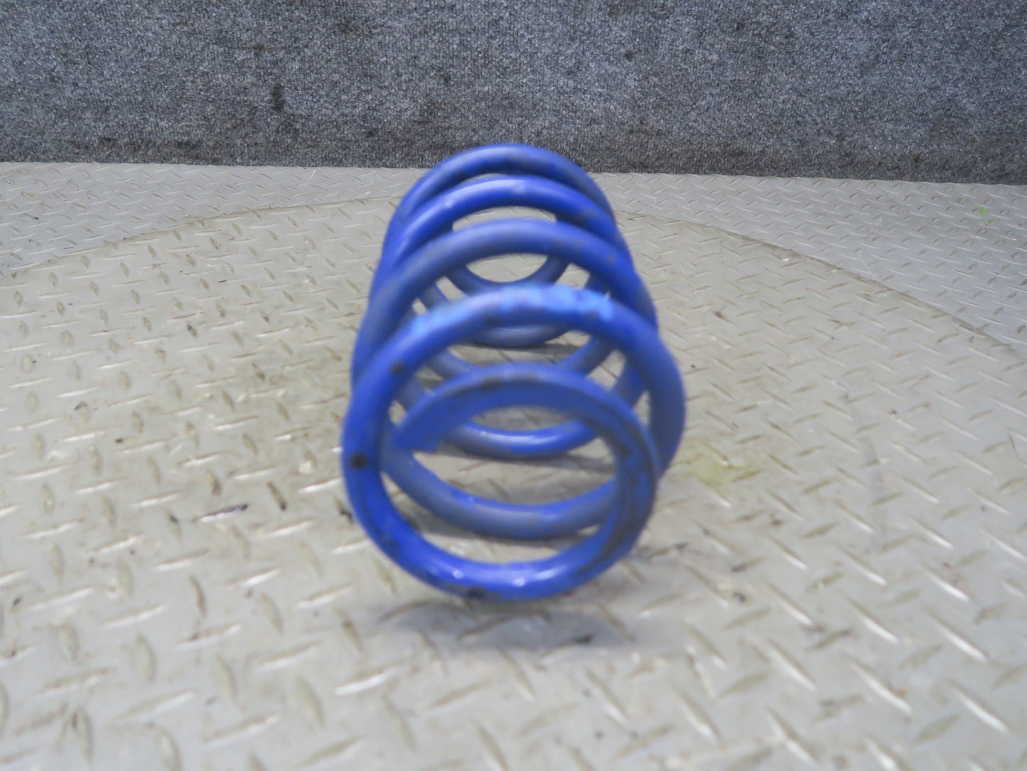 99-03 VW Eurovan T4 Set of 2 Rear Left & Right Coil Spring Aftermarket