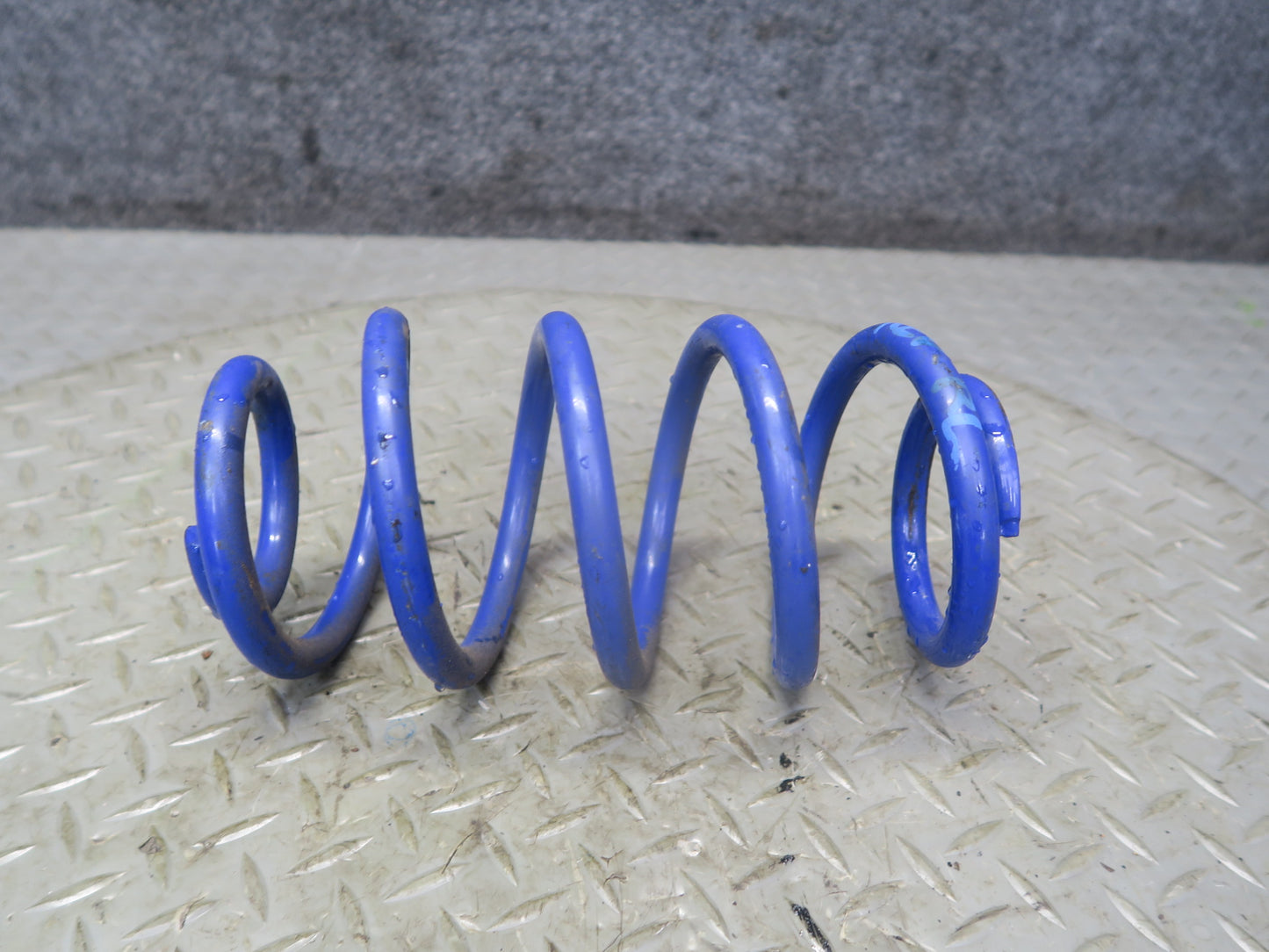 99-03 VW Eurovan T4 Set of 2 Rear Left & Right Coil Spring Aftermarket