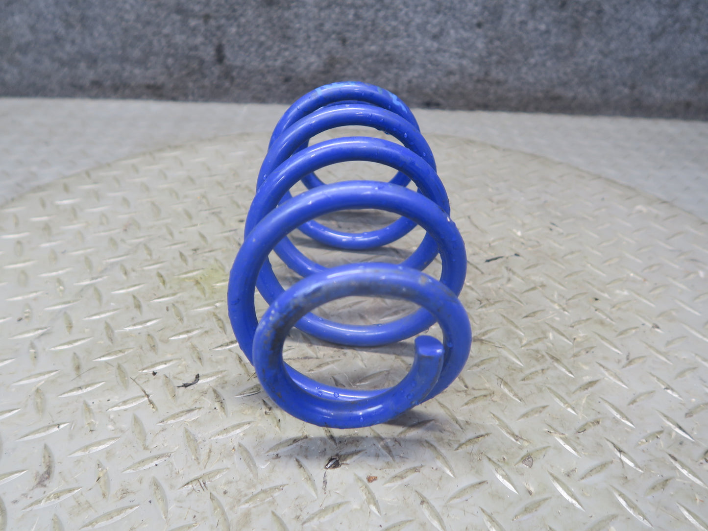 99-03 VW Eurovan T4 Set of 2 Rear Left & Right Coil Spring Aftermarket
