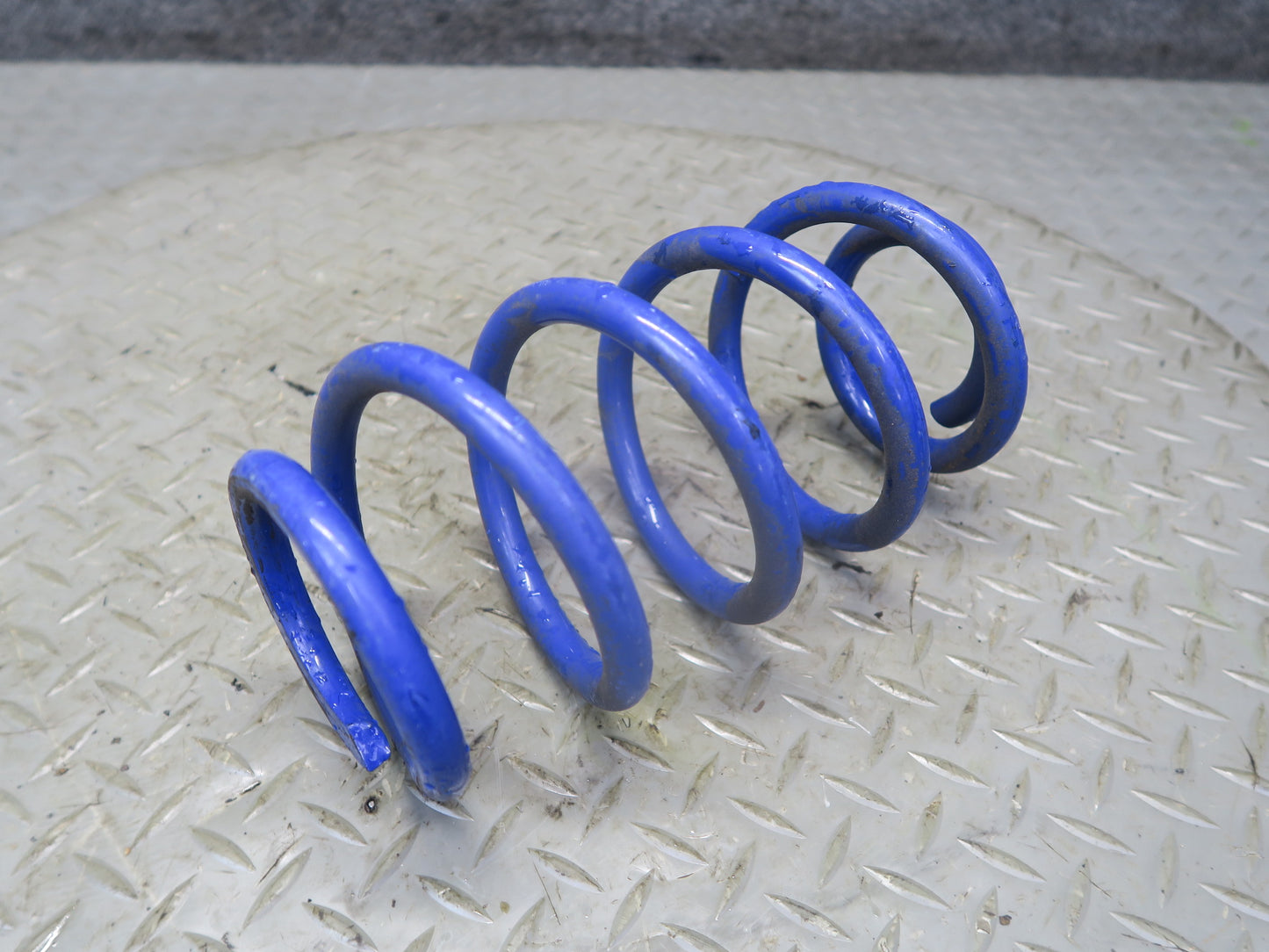 99-03 VW Eurovan T4 Set of 2 Rear Left & Right Coil Spring Aftermarket