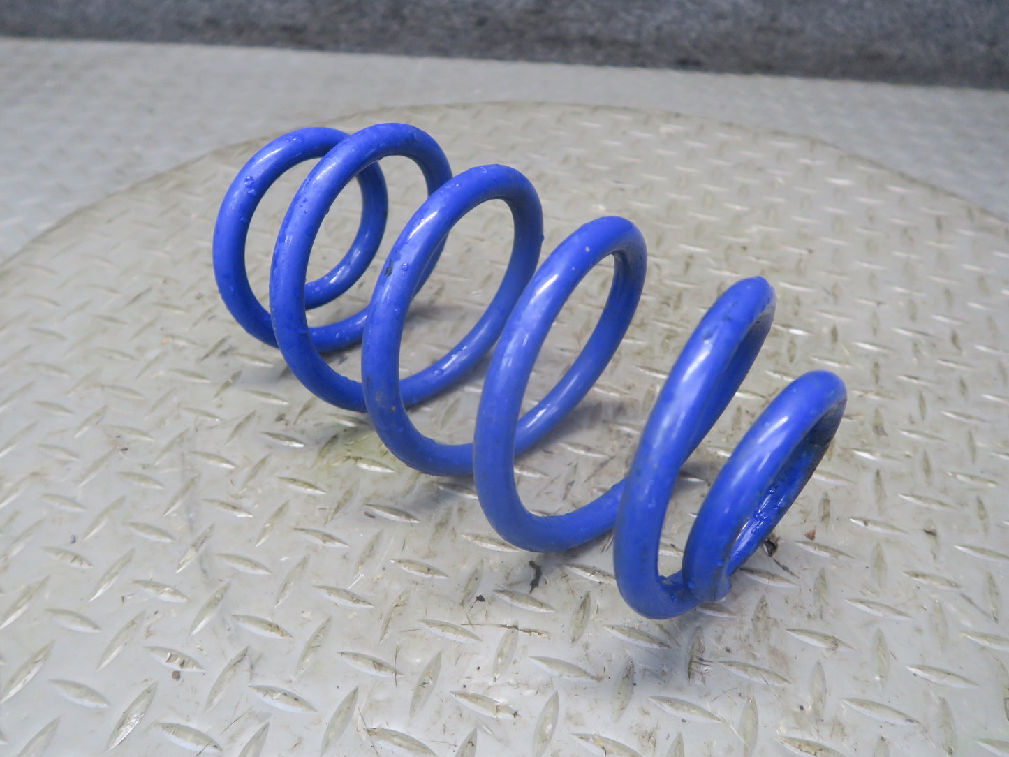 99-03 VW Eurovan T4 Set of 2 Rear Left & Right Coil Spring Aftermarket