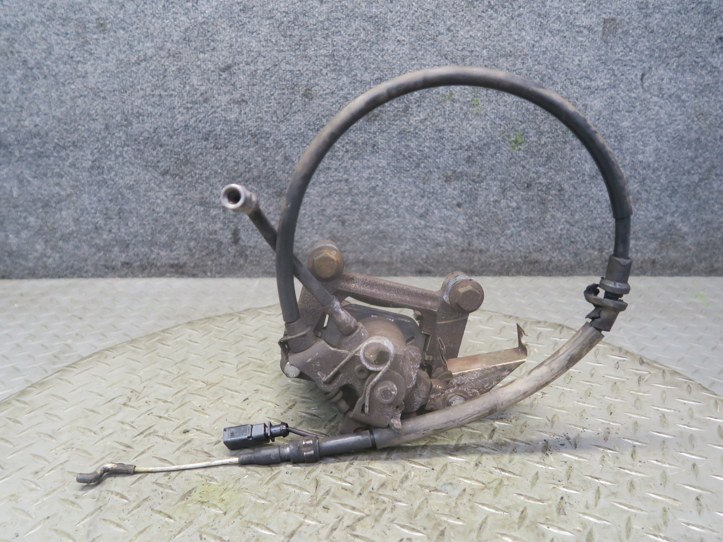 01-03 VW Eurovan T4 2.8L FWD Set of 2 Rear Left & Right Brake Caliper 136K OEM