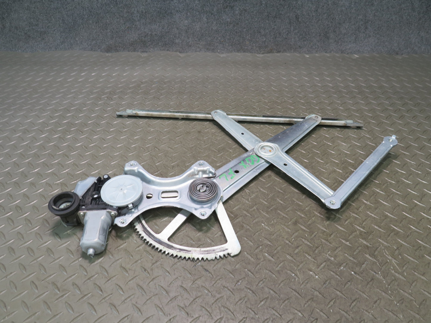 2010-2013 Lexus URJ150L GX460 Front Left Driver Door Window Regulator W/ Motor
