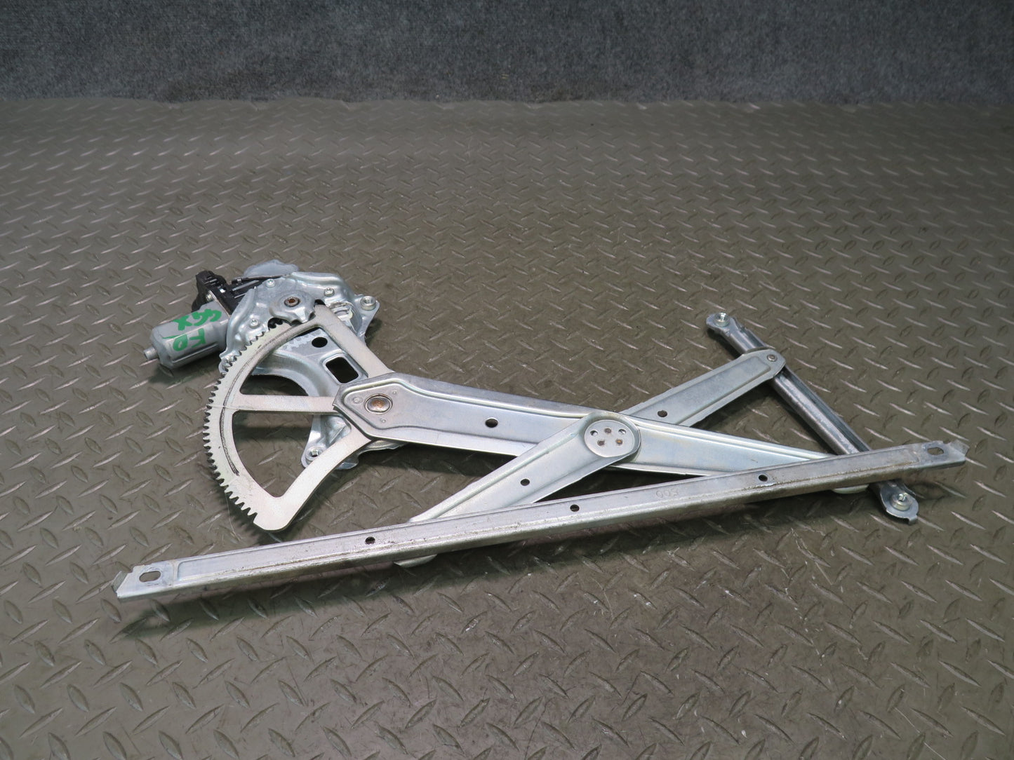 2010-2013 Lexus URJ150L GX460 Front Right Pass Door Window Regulator W/ Motor