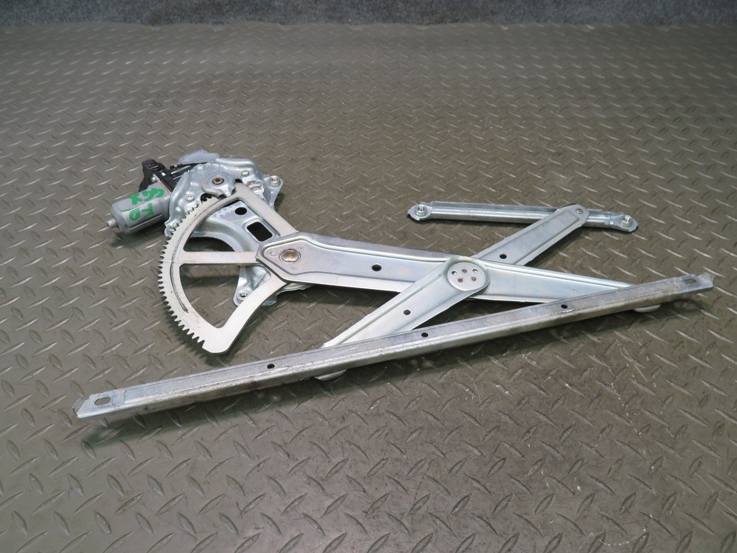 2010-2013 Lexus URJ150L GX460 Front Right Pass Door Window Regulator W/ Motor