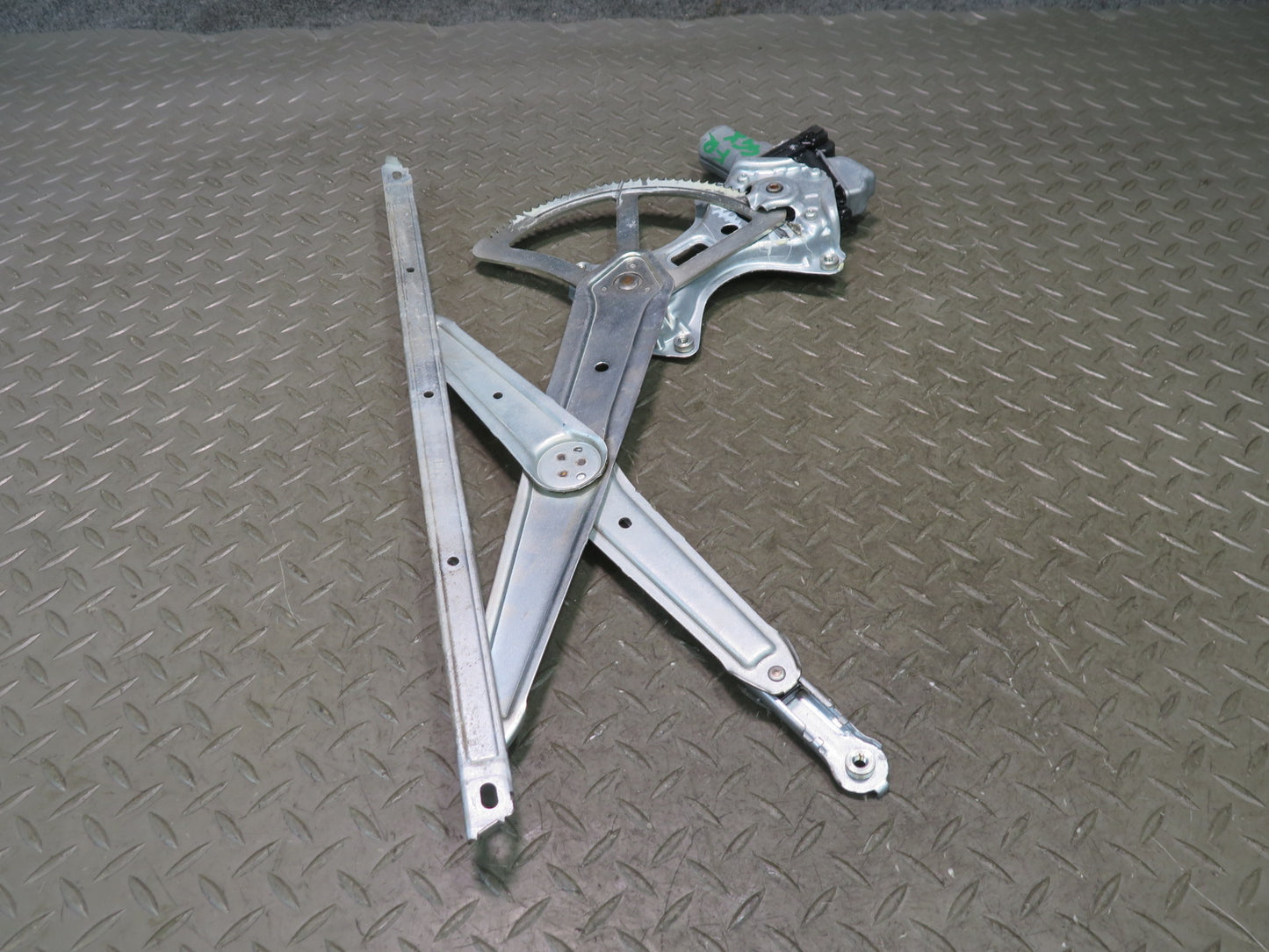 2010-2013 Lexus URJ150L GX460 Front Right Pass Door Window Regulator W/ Motor
