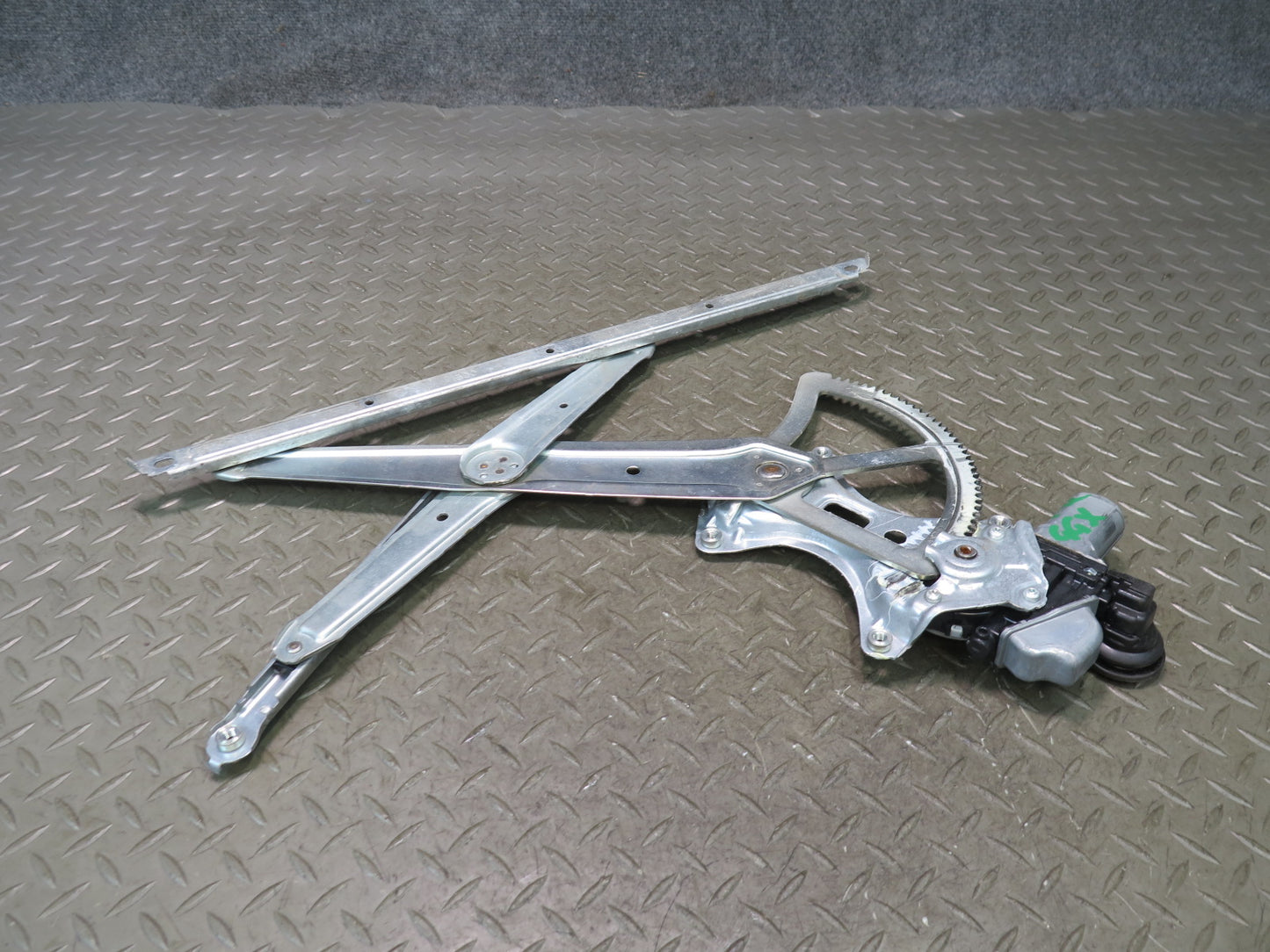2010-2013 Lexus URJ150L GX460 Front Right Pass Door Window Regulator W/ Motor