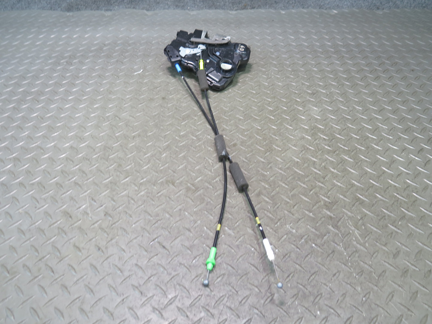 2010-2013 Lexus URJ150L GX460 Front Left Side Door Lock Latch Actuator