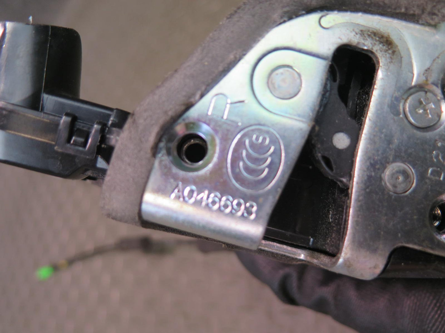 2010-2013 Lexus URJ150L GX460 Front Left Side Door Lock Latch Actuator