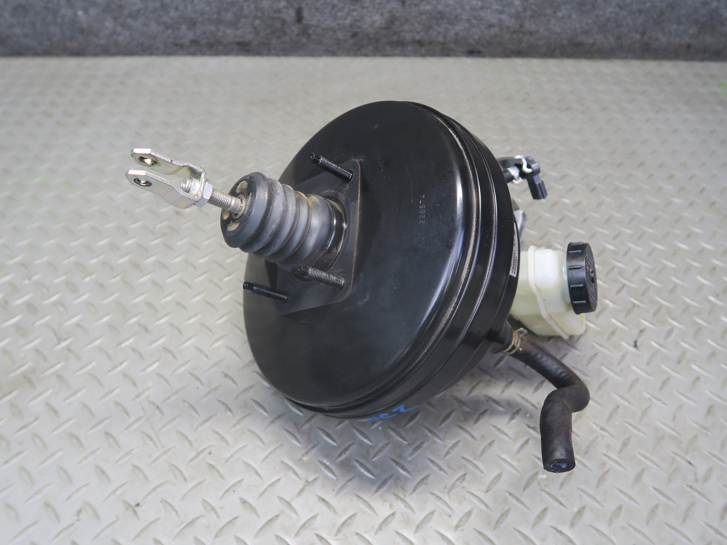09-12 Nissan Z34 370Z Brake Master Cylinder Booster Fluid Reservoir OEM