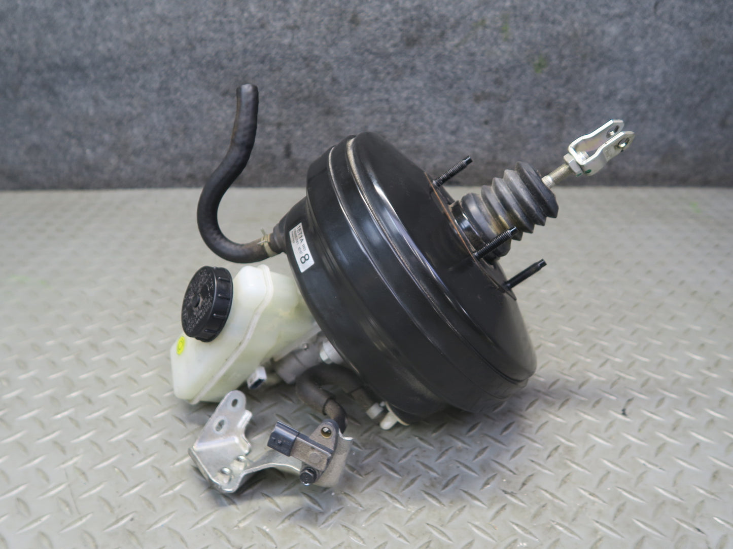 09-12 Nissan Z34 370Z Brake Master Cylinder Booster Fluid Reservoir OEM