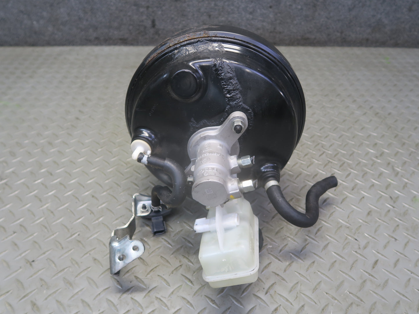 09-12 Nissan Z34 370Z Brake Master Cylinder Booster Fluid Reservoir OEM
