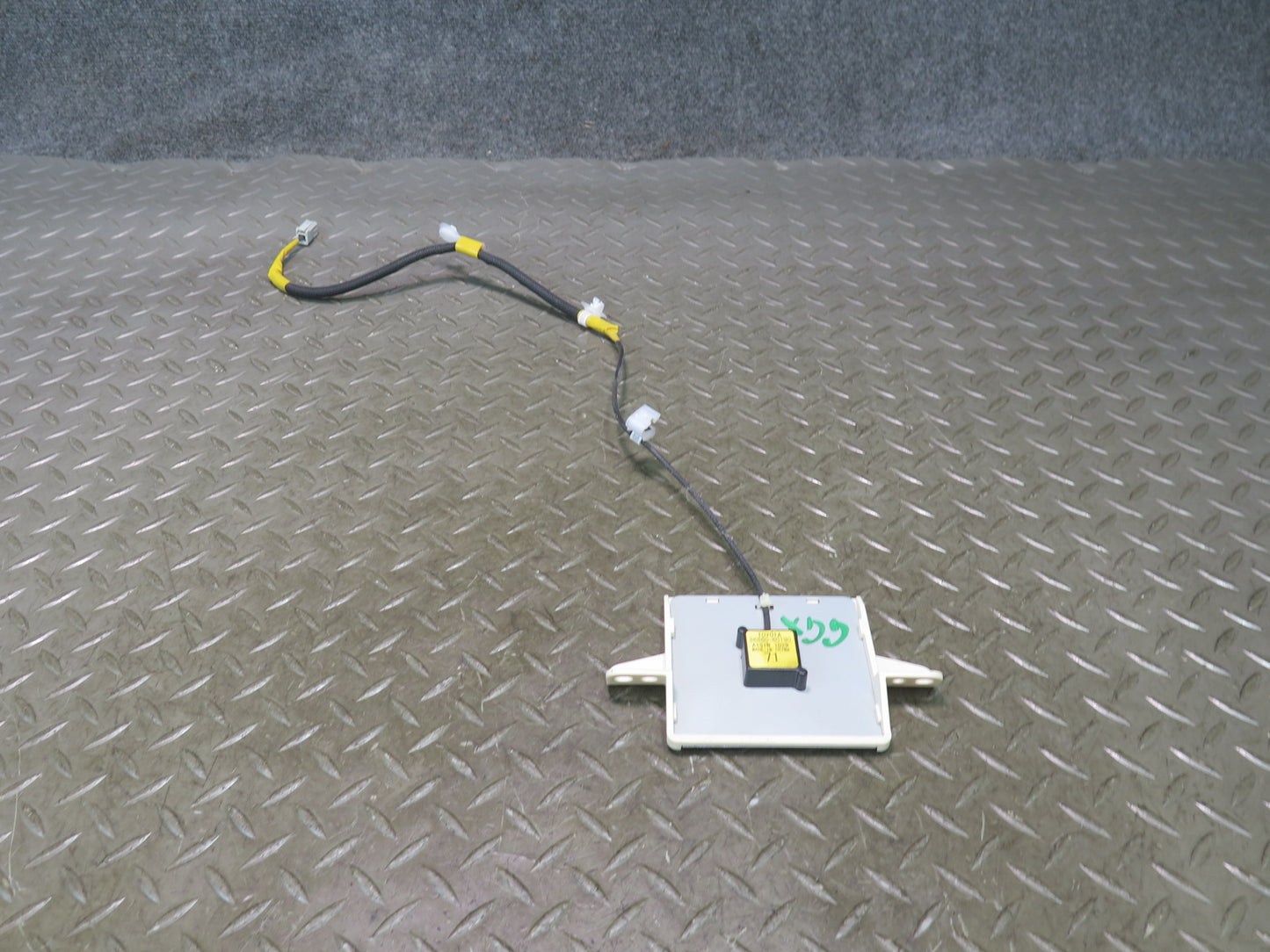 2010-2013 Lexus URJ150L GX460 GPS Navigation Antenna Module 86860-60190