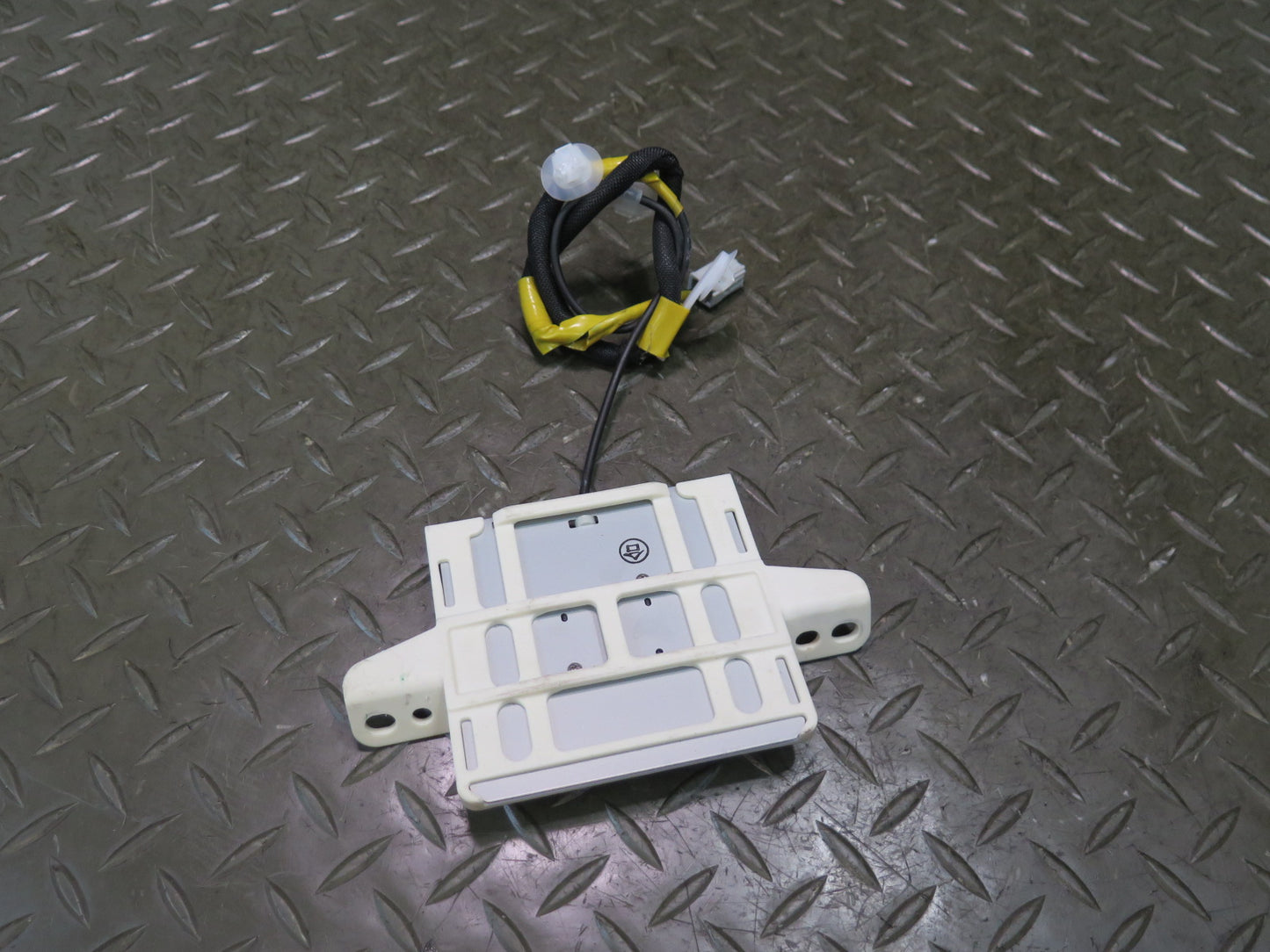 2010-2013 Lexus URJ150L GX460 GPS Navigation Antenna Module 86860-60190