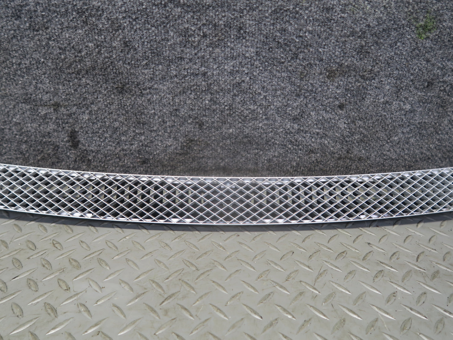 99-03 VW Eurovan T4 Front Windshield Vent Cowl Grille w Washer Nozzle Jets OEM