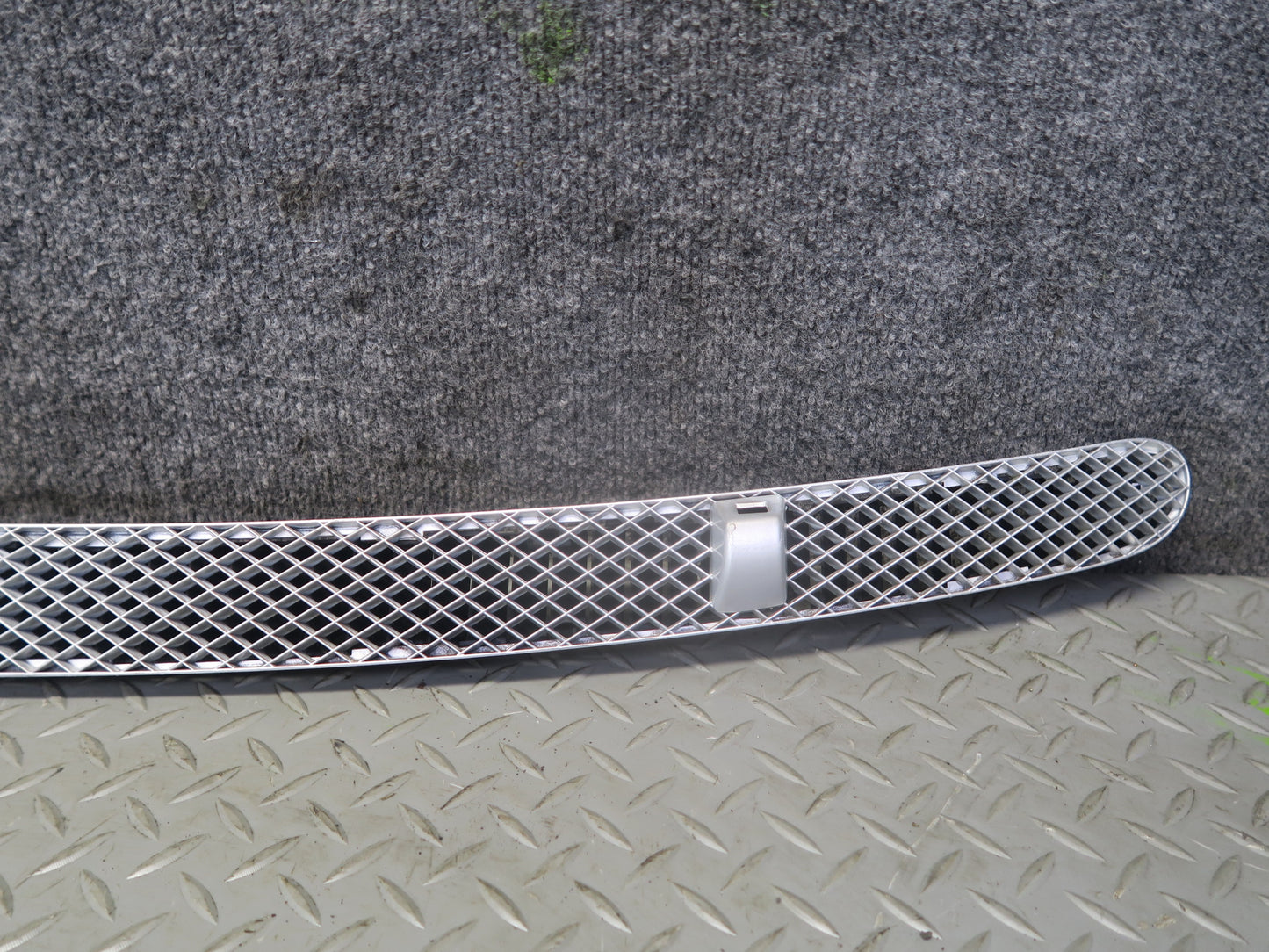 99-03 VW Eurovan T4 Front Windshield Vent Cowl Grille w Washer Nozzle Jets OEM