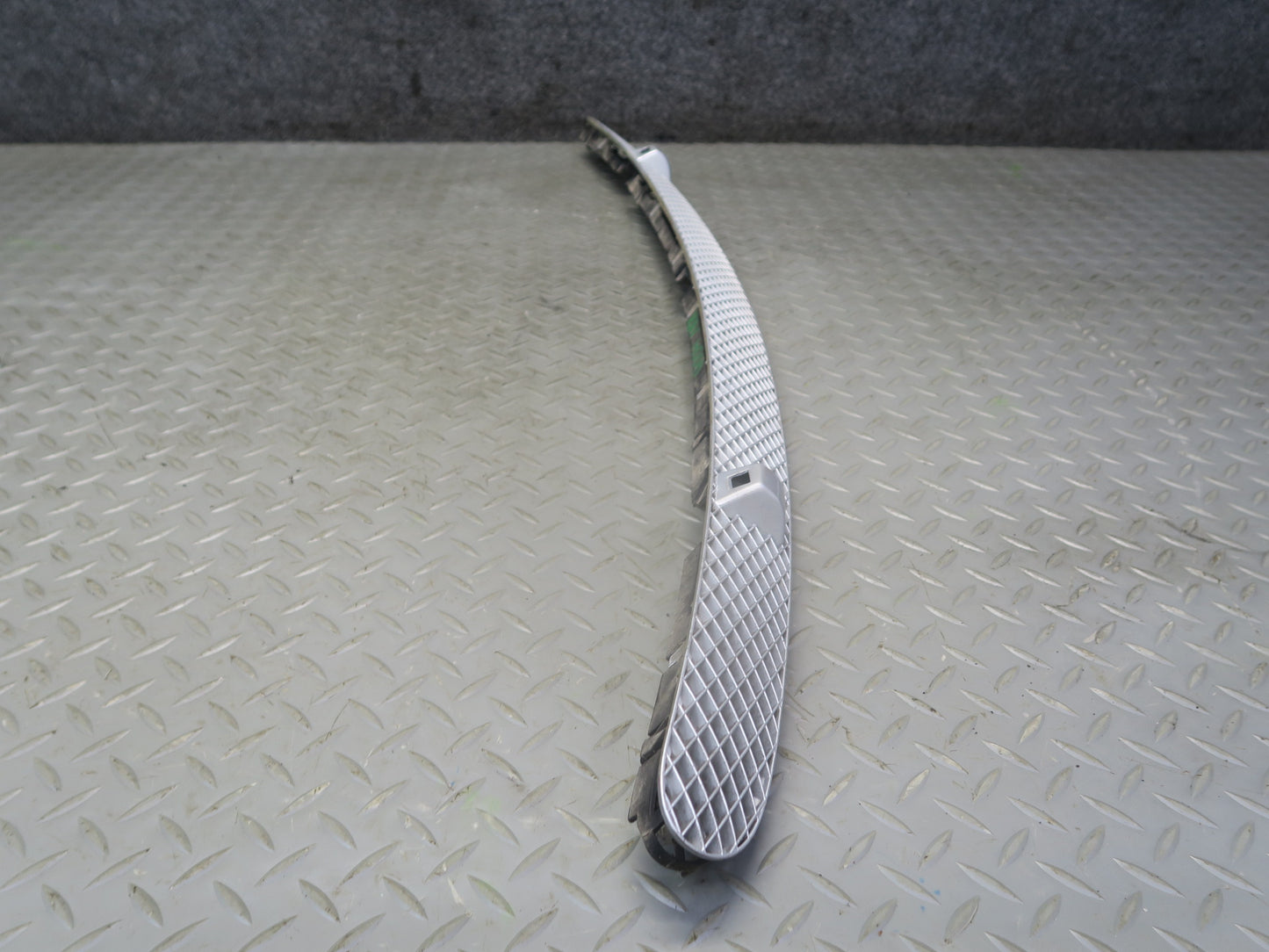 99-03 VW Eurovan T4 Front Windshield Vent Cowl Grille w Washer Nozzle Jets OEM