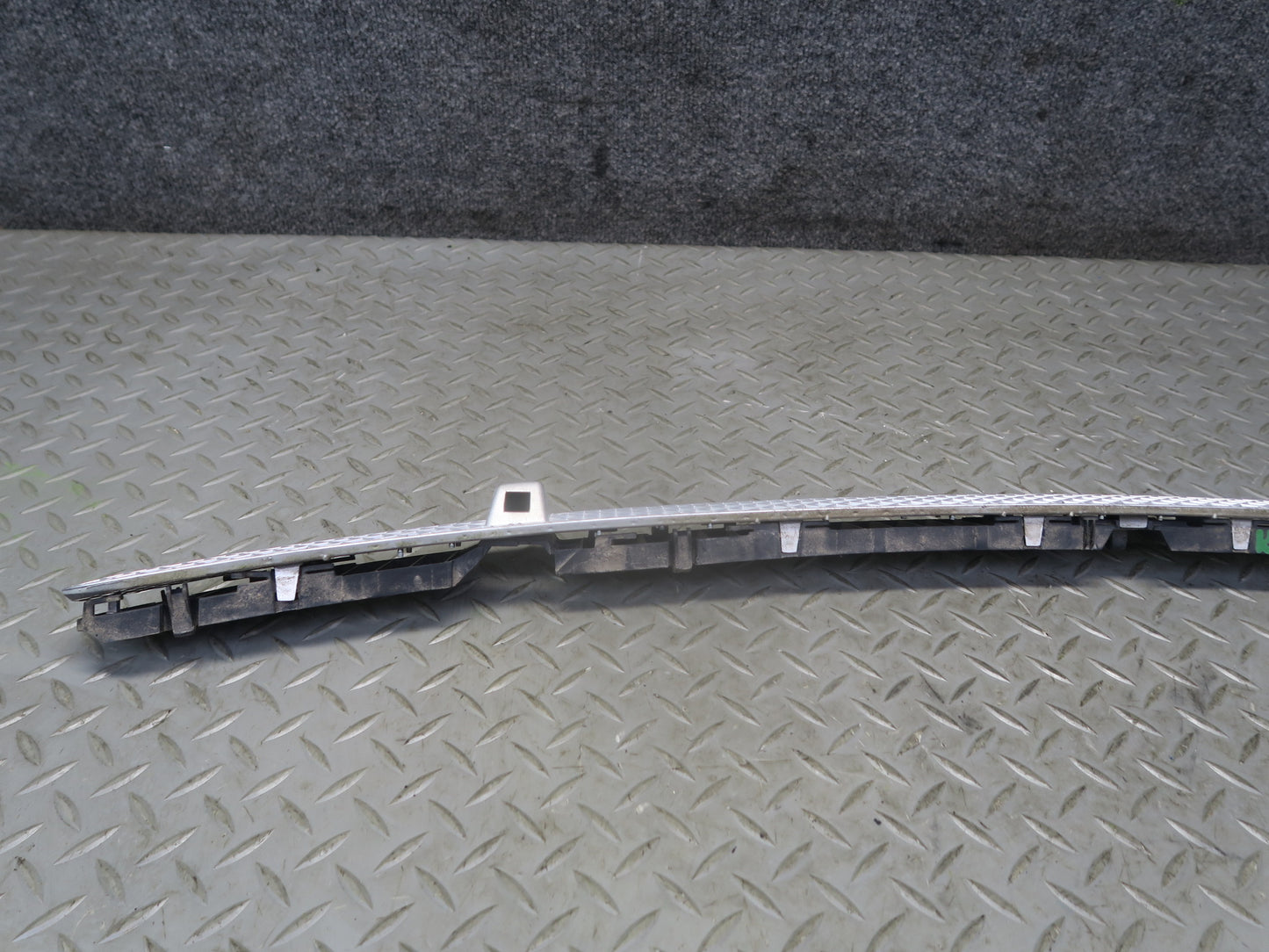 99-03 VW Eurovan T4 Front Windshield Vent Cowl Grille w Washer Nozzle Jets OEM