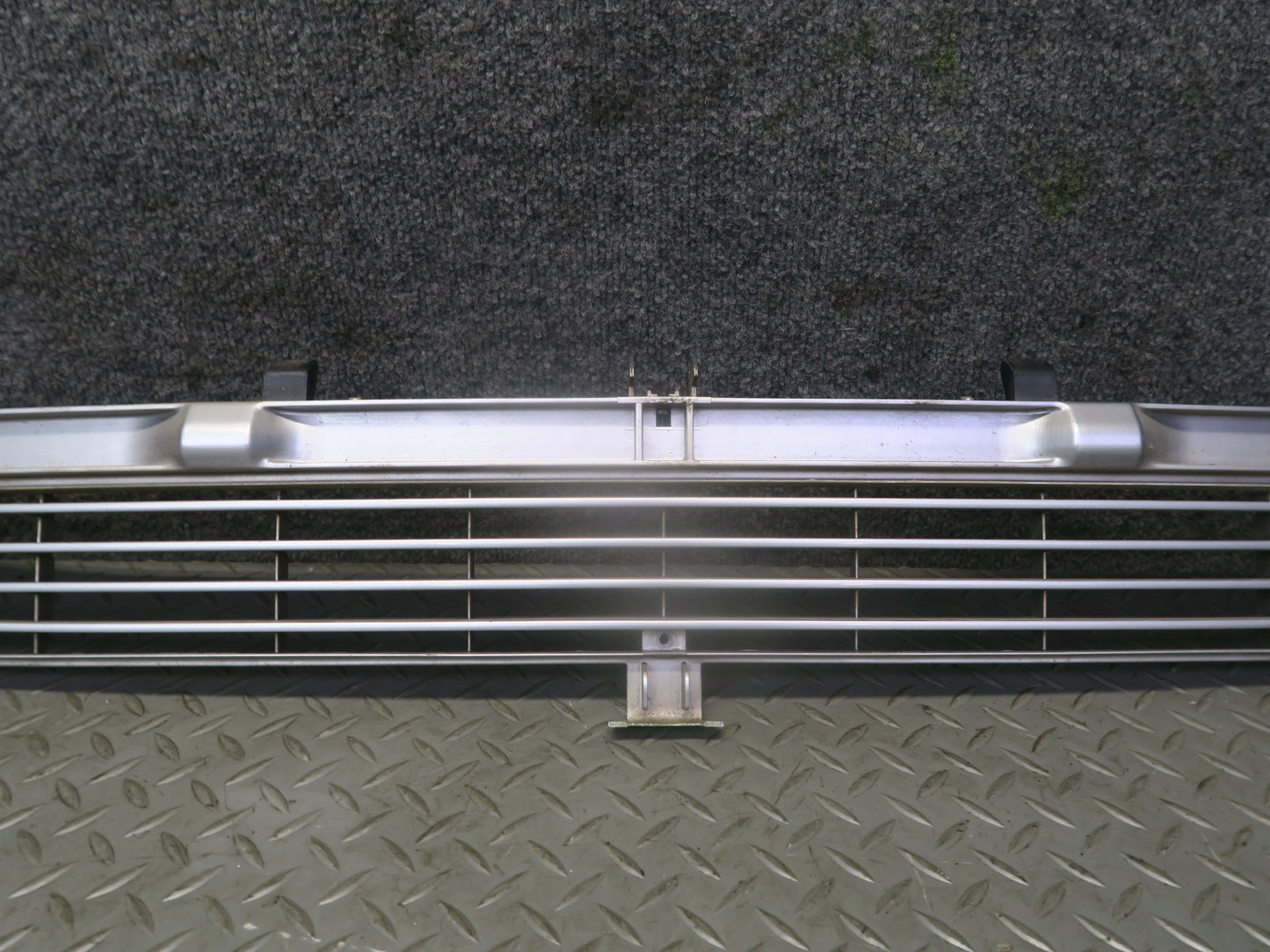 99-03 VW Eurovan T4 Front Radiator Center Lower Grille Silver 7D0853654 OEM