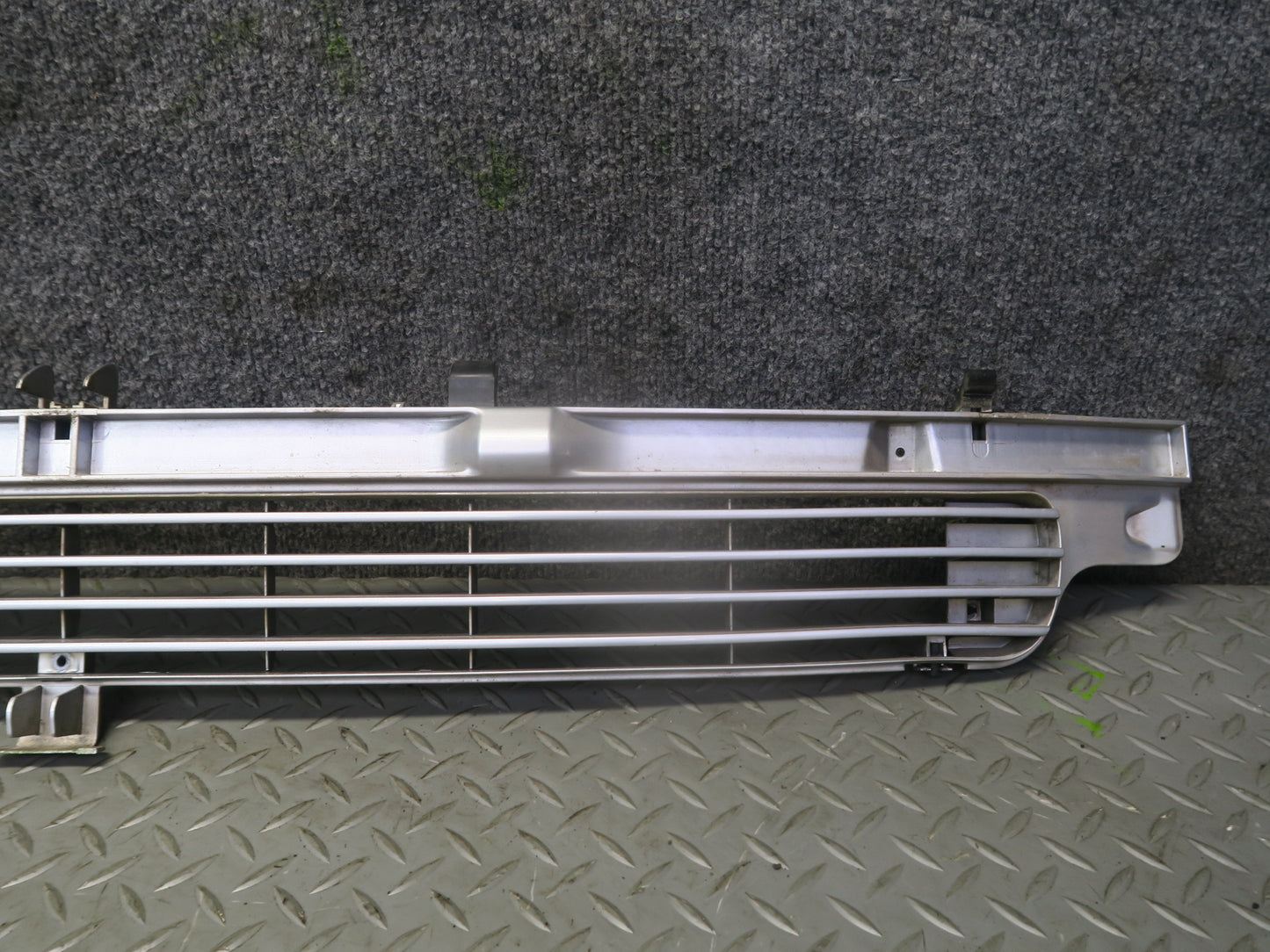 99-03 VW Eurovan T4 Front Radiator Center Lower Grille Silver 7D0853654 OEM
