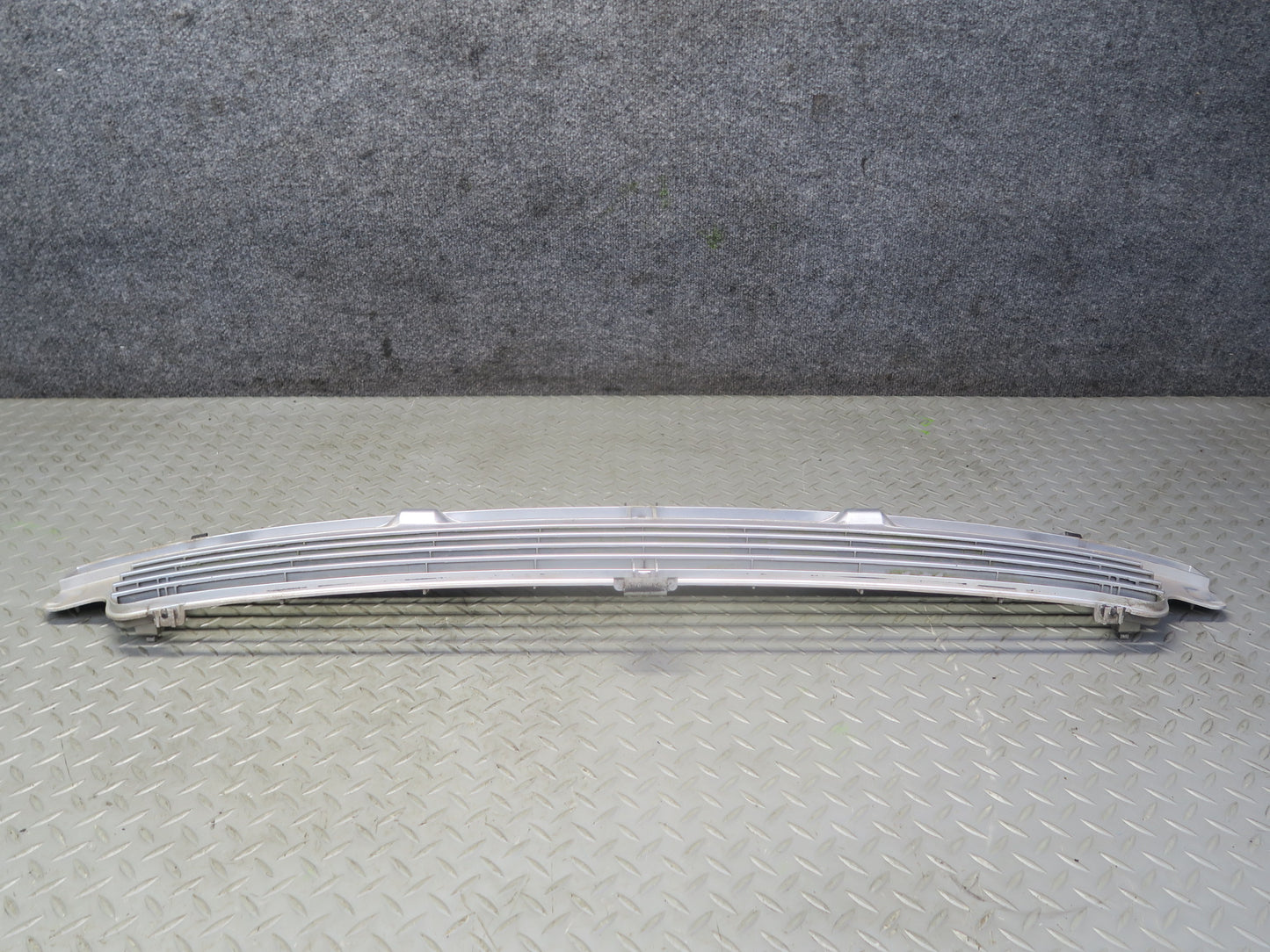99-03 VW Eurovan T4 Front Radiator Center Lower Grille Silver 7D0853654 OEM