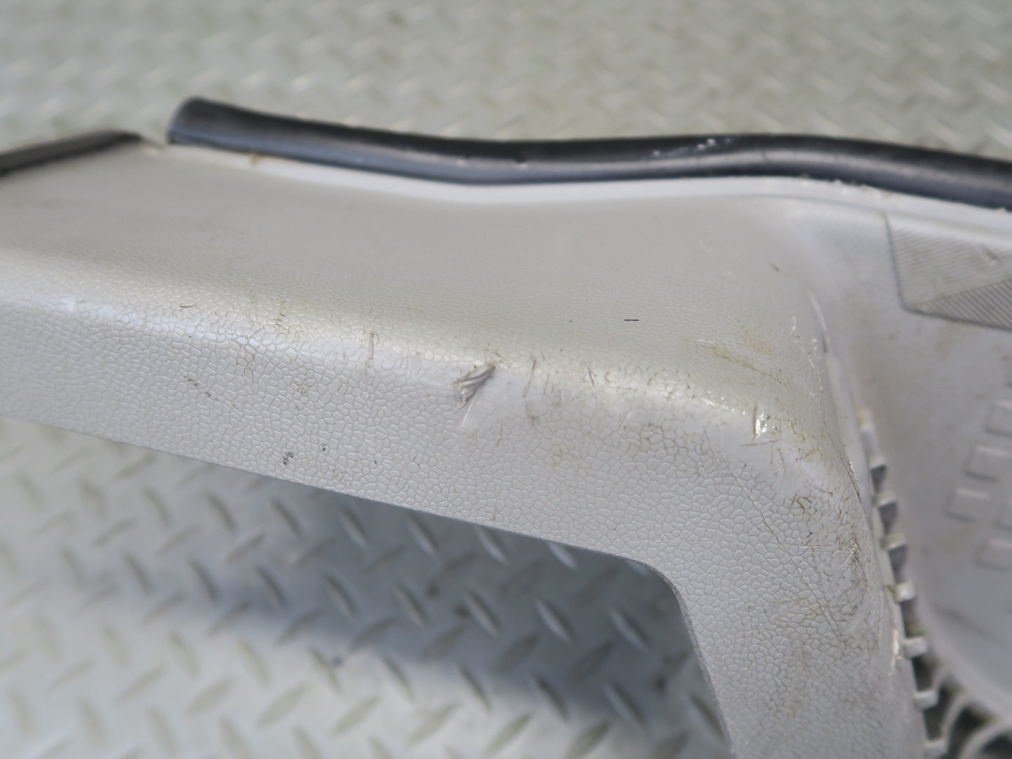 99-03 VW Eurovan T4 Right Door Sliding Step Trim Panel 701863726B OEM
