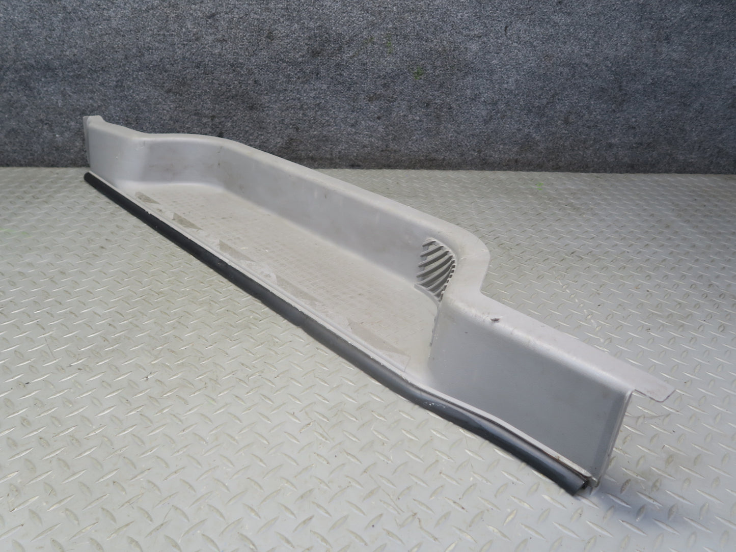 99-03 VW Eurovan T4 Right Door Sliding Step Trim Panel 701863726B OEM