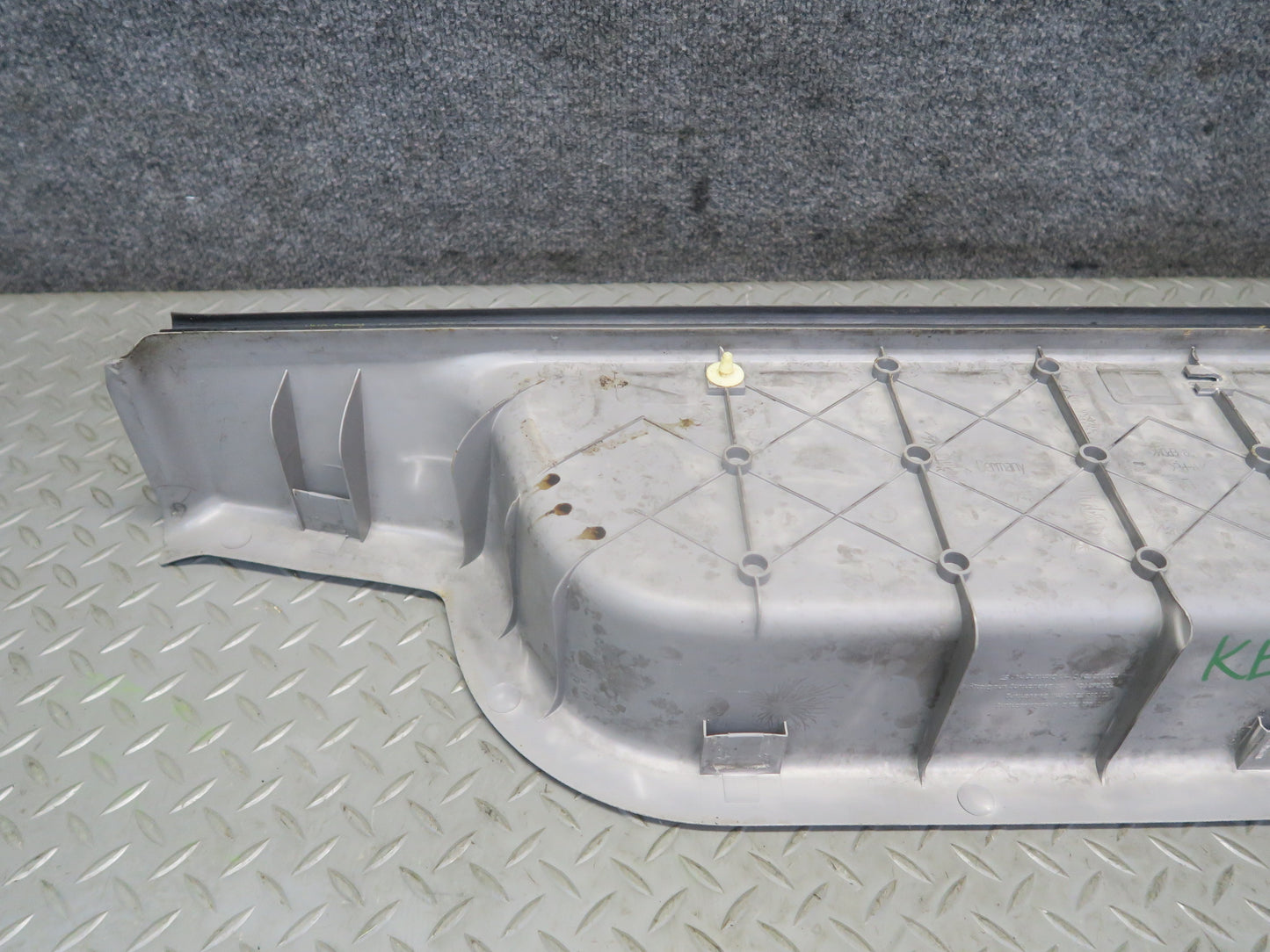 99-03 VW Eurovan T4 Right Door Sliding Step Trim Panel 701863726B OEM