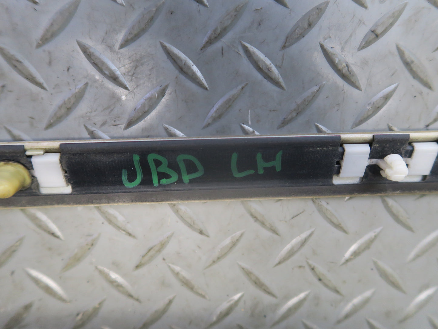 01-06 BMW E46 330ciCOUPE Convert Set of 4 Door & Quarter Trim Molding Silver OEM