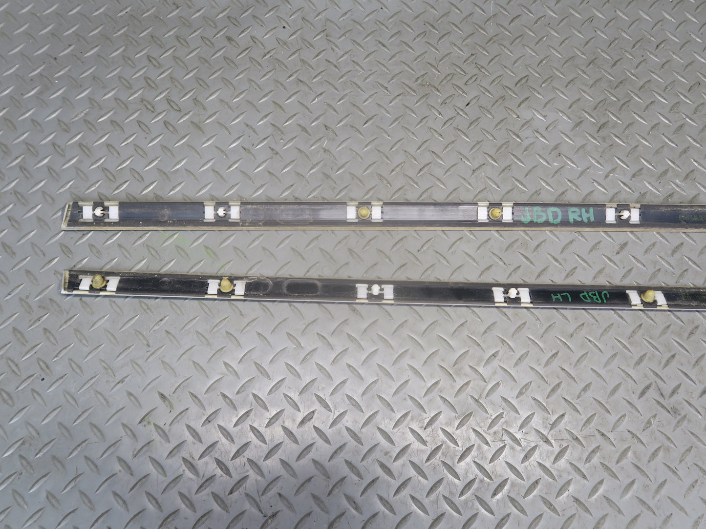 01-06 BMW E46 330ciCOUPE Convert Set of 4 Door & Quarter Trim Molding Silver OEM