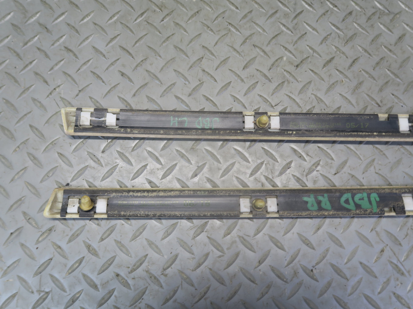01-06 BMW E46 330ciCOUPE Convert Set of 4 Door & Quarter Trim Molding Silver OEM