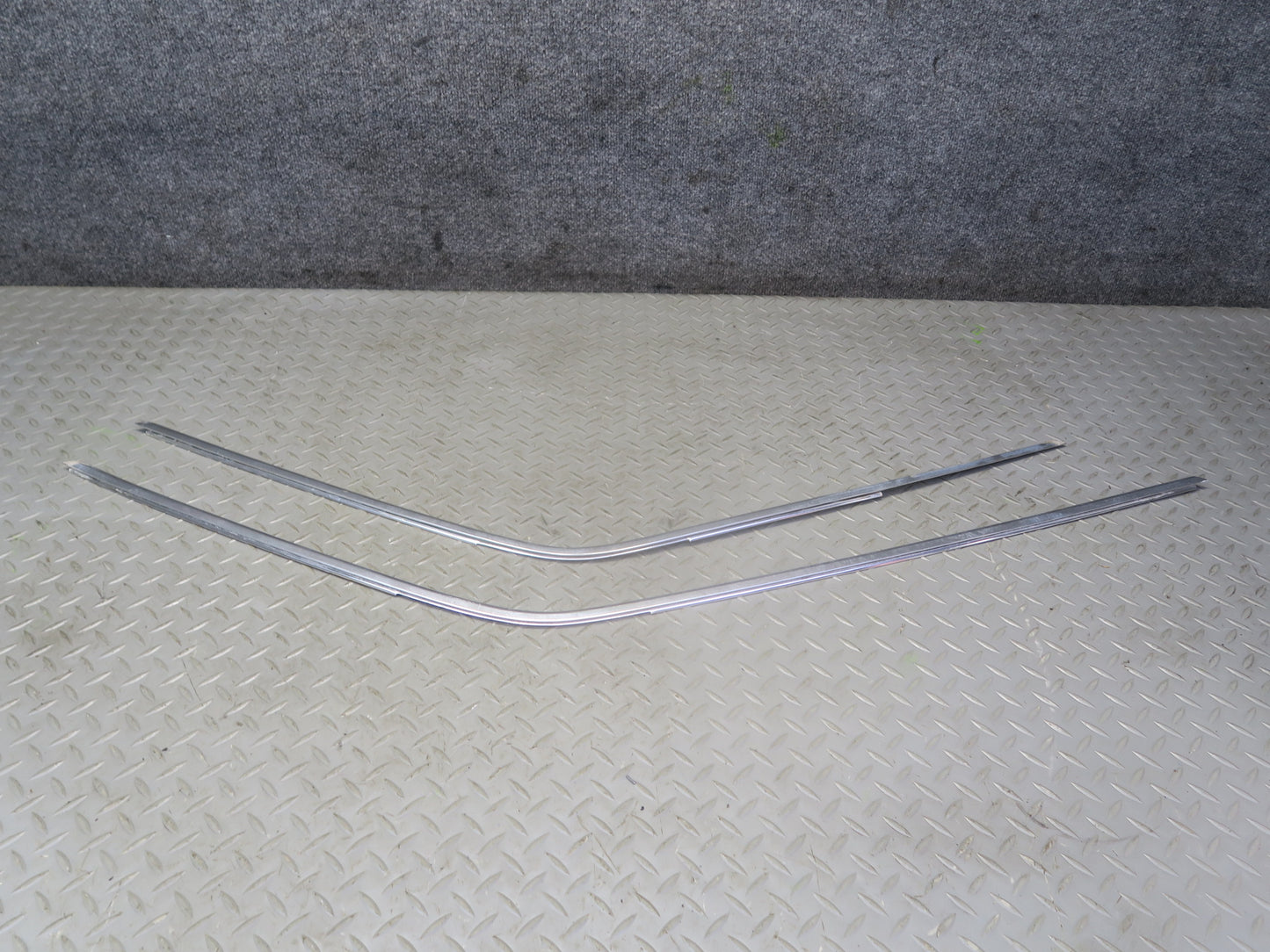 86-91 Mercedes W126 Sedan Set of 5 Front & Rear Left Door Chrome Molding OEM