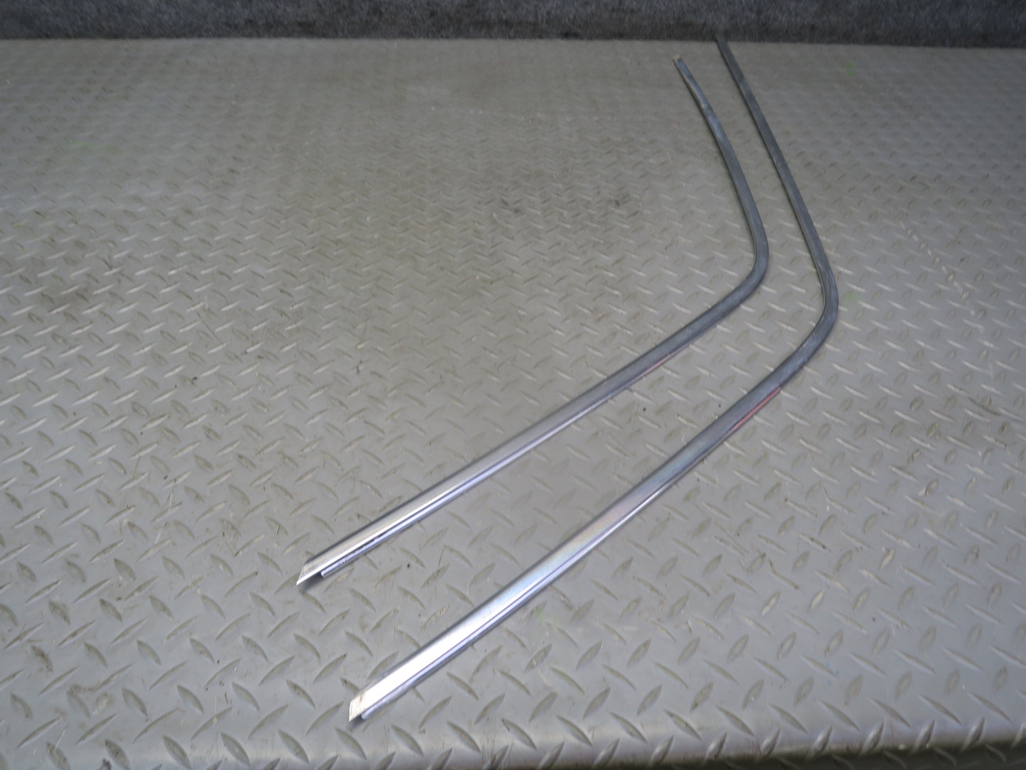 86-91 Mercedes W126 Sedan Set of 5 Front & Rear Left Door Chrome Molding OEM