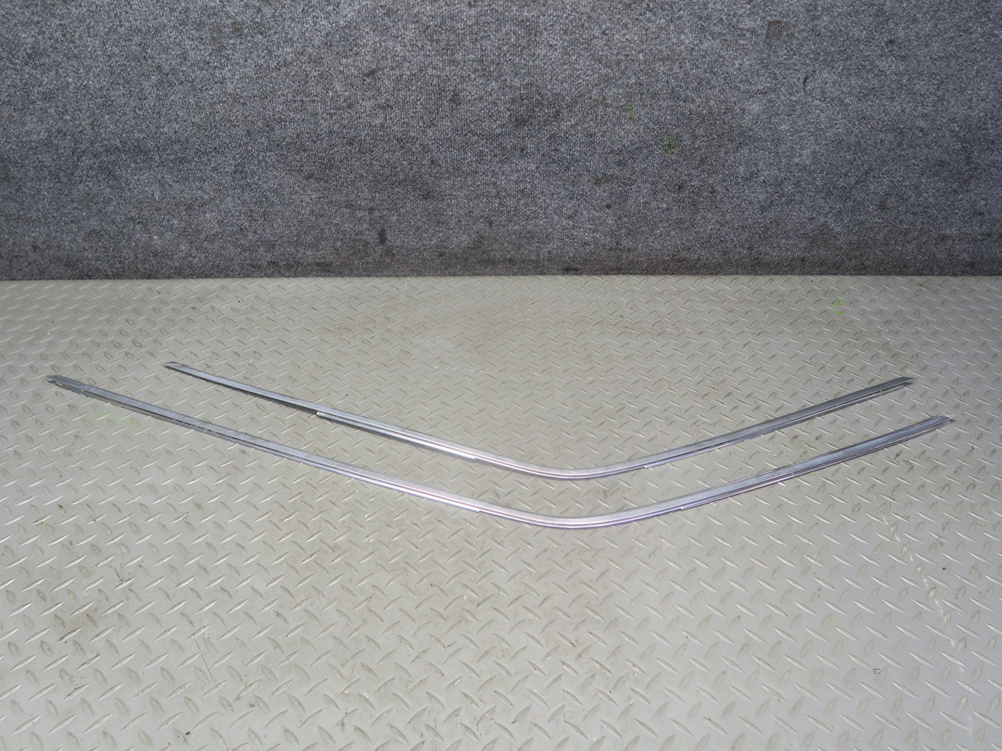 86-91 Mercedes W126 Sedan Set of 6 Front & Rear Right Door Chrome Molding OEM