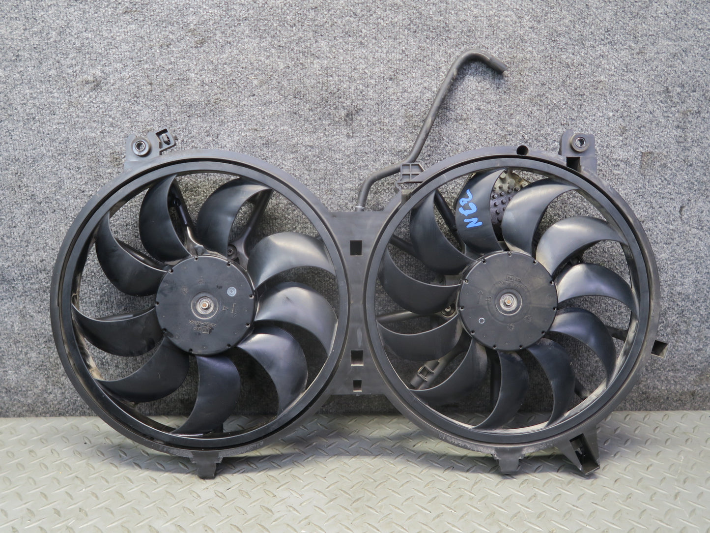09-20 Nissan Z34 370Z Engine Cooling Dual Fan Motor Shroud OEM