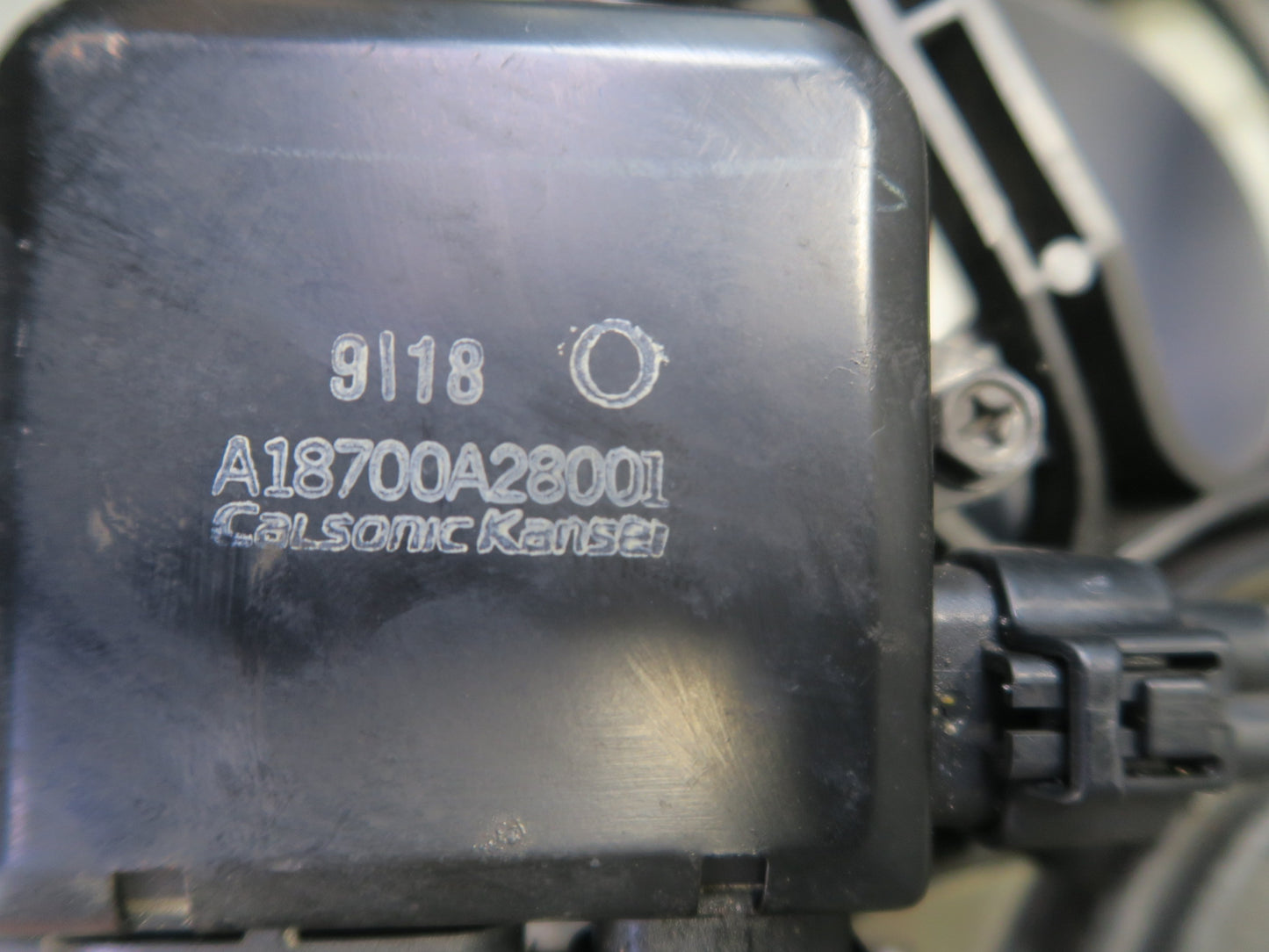 09-20 Nissan Z34 370Z Engine Cooling Dual Fan Motor Shroud OEM