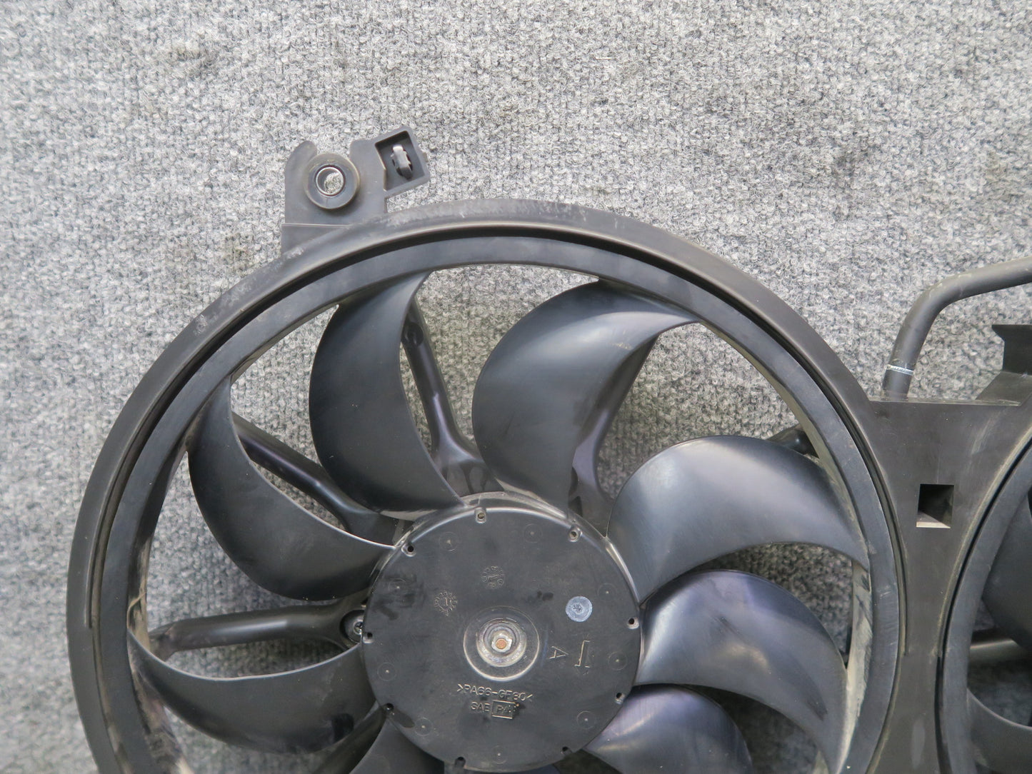 09-20 Nissan Z34 370Z Engine Cooling Dual Fan Motor Shroud OEM